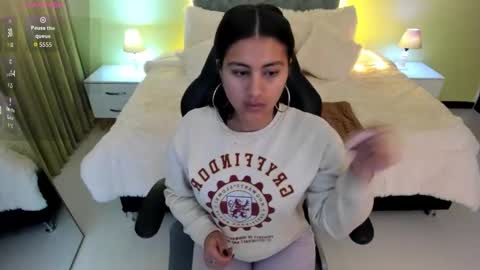 Snapshot of camille_olsen_ chatting on 10.18.25 Camille online show from 10.18.25