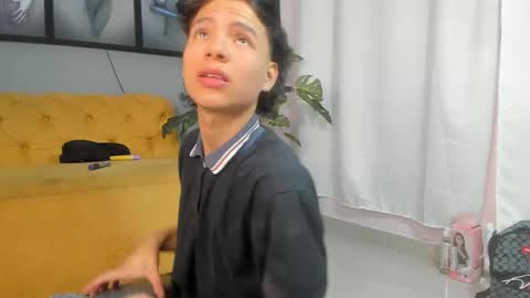 Snapshot of camillo_virgil chatting on 11.03.25 Camillo Virgil online show from 11.03.25