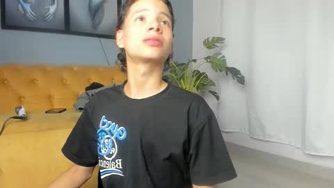 Snapshot of camillo_virgil chatting on 11.04.25 Camillo Virgil online show from 11.04.25