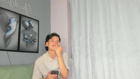 Snapshot of camillo_virgil chatting on 11.12.25 Camillo Virgil online show from 11.12.25