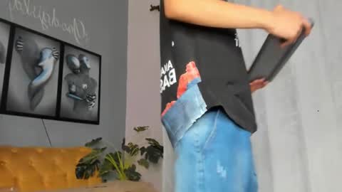 Snapshot of camillo_virgil chatting on 11.23.25 Camillo Virgil online show from 11.23.25