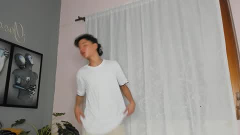 Snapshot of camillo_virgil chatting on 11.28.25 Camillo Virgil online show from 11.28.25