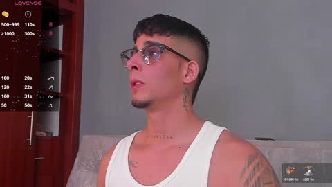 Snapshot of camilo_ospina_ chatting on 12.25.24 INDEPENDENT MODEL online show from 12.25.24