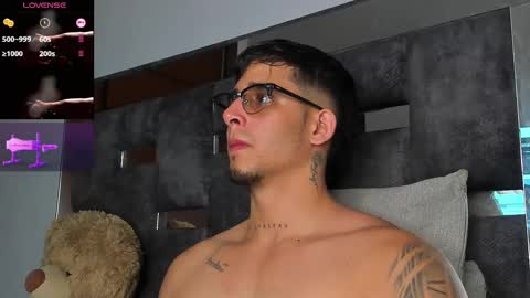 Snapshot of camilo_ospina_ chatting on 09.16.25 INDEPENDENT MODEL online show from 09.16.25