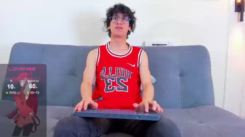 Snapshot of camilo_stark chatting on 07.30.26 Camilo online show from 07.30.26