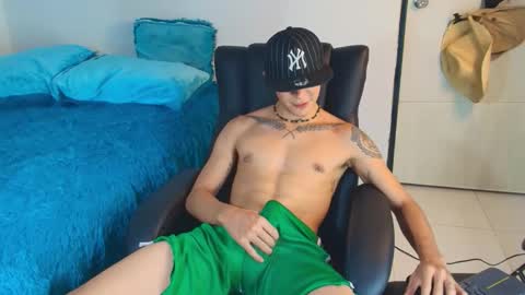 Snapshot of camilo_xcam chatting on 06.07.26 CAMILO online show from 06.07.26