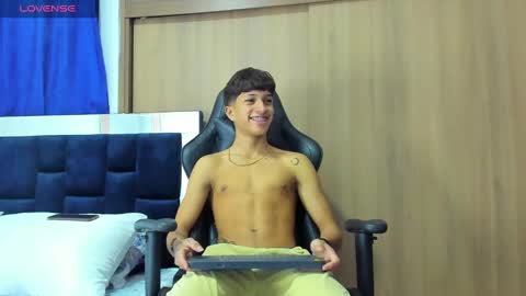 Snapshot of camilobass_ chatting on 01.28.25 Camilo Bass online show from 01.28.25