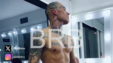 Snapshot of camiloinlive chatting on 10.14.25 camiloinlive online show from 10.14.25