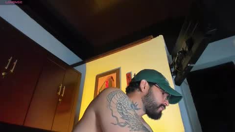 Snapshot of camilomayer chatting on 01.11.26 Camilo online show from 01.11.26