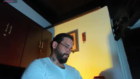 Snapshot of camilomayer chatting on 02.10.26 Camilo online show from 02.10.26