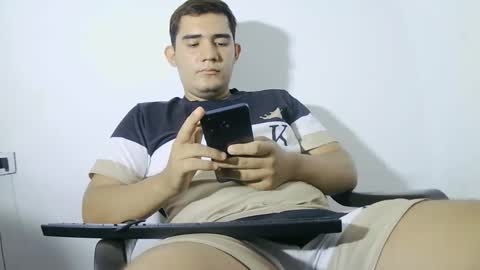 Snapshot of camilowhite_ chatting on 10.02.25 Camilowhite online show from 10.02.25