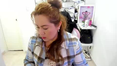 Snapshot of camixxx_m chatting on 06.19.26 camixxx_m online show from 06.19.26