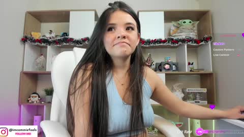 Snapshot of cammiefoalss chatting on 12.27.24 Lets reach 200 thumbs up online show from 12.27.24