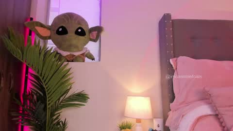 Snapshot of cammiefoalss chatting on 02.07.25 Lets reach 200 thumbs up online show from 02.07.25