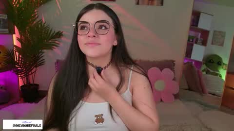 Snapshot of cammiefoalss chatting on 09.15.25 Lets reach 200 thumbs up online show from 09.15.25