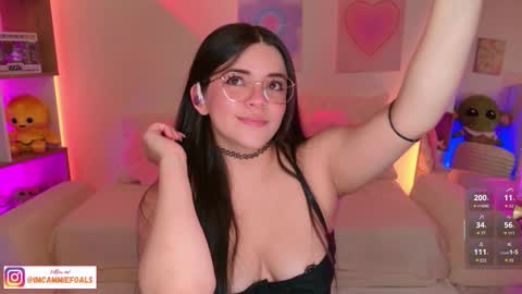 Snapshot of cammiefoalss chatting on 11.11.25 Lets reach 200 thumbs up online show from 11.11.25