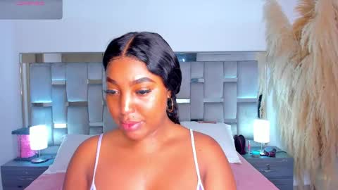 Snapshot of cammiila chatting on 06.08.26 Camila online show from 06.08.26