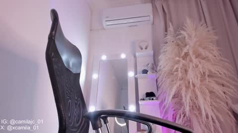 Snapshot of cammile_cole chatting on 02.09.25 Laura Camila online show from 02.09.25