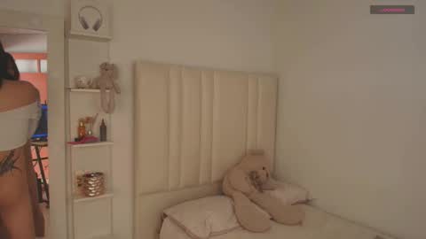 Laura Camila online show from 02.26.26