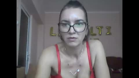 Snapshot of cammyskye chatting on 10.18.25 Cammy online show from 10.18.25