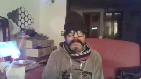 Snapshot of camomilla72 chatting on 10.18.25 Cristian online show from 10.18.25