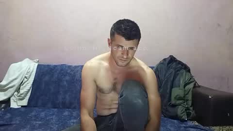 Snapshot of camshow22cm chatting on 11.17.25 FREMAN online show from 11.17.25