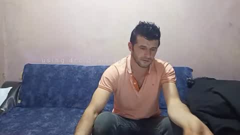 Snapshot of camshow22cm chatting on 12.21.25 FREMAN online show from 12.21.25