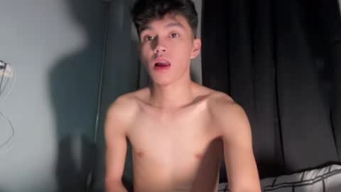 Snapshot of camwithethan chatting on 12.04.25 Ethan online show from 12.04.25