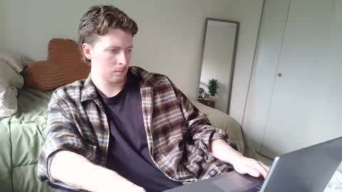 Snapshot of canadianstud18 chatting on 01.10.25 Devon online show from 01.10.25
