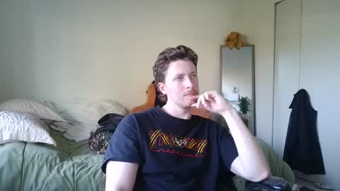 Snapshot of canadianstud18 chatting on 01.21.25 Devon online show from 01.21.25