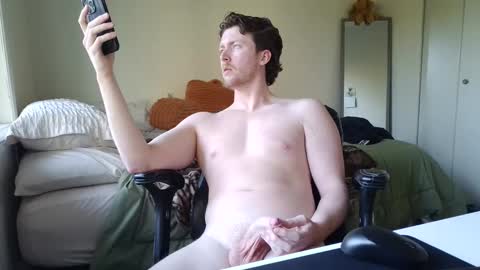 Snapshot of canadianstud18 chatting on 01.29.25 Devon online show from 01.29.25