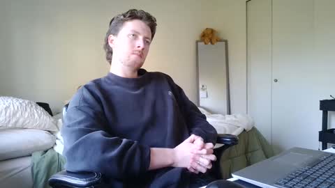 Snapshot of canadianstud18 chatting on 01.30.25 Devon online show from 01.30.25