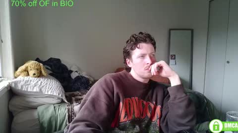 Snapshot of canadianstud18 chatting on 02.19.25 Devon online show from 02.19.25