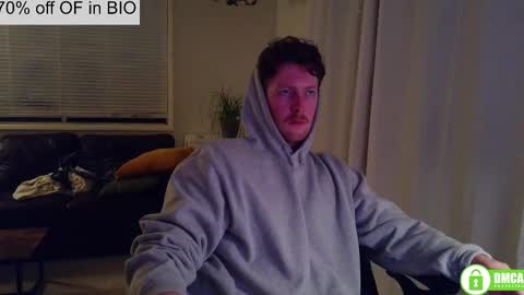 Snapshot of canadianstud18 chatting on 03.12.25 Devon online show from 03.12.25