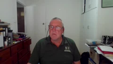 Snapshot of canberian chatting on 12.14.25 Canberian online show from 12.14.25