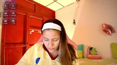 Snapshot of candase_ chatting on 07.04.26 Candase online show from 07.04.26