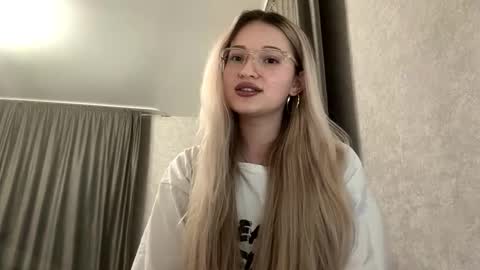 candelariahile online show from 02.03.26