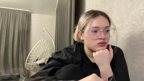 candelariahile online show from 02.17.26