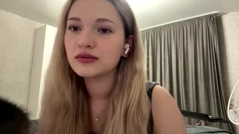 candelariahile online show from 03.10.26