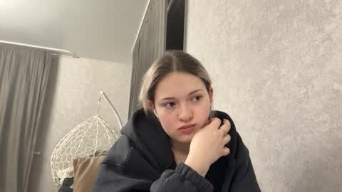 candelariahile online show from 03.17.26