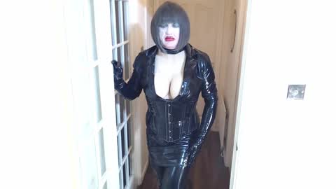 Snapshot of candi_smokes chatting on 02.13.25 candi smokes online show from 02.13.25