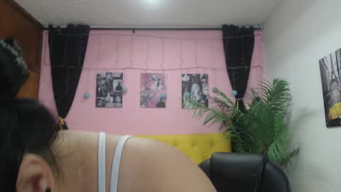 Snapshot of candiapole chatting on 01.29.25 Candy  online show from 01.29.25