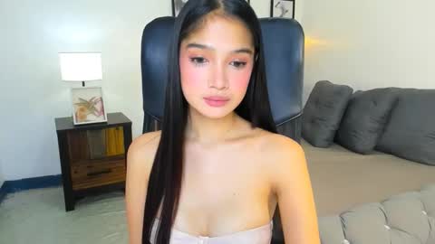 Snapshot of candiceferragamo chatting on 01.17.26 candiceferragamo online show from 01.17.26