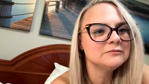 Snapshot of candicewlahna chatting on 09.10.25 candicewlahna online show from 09.10.25