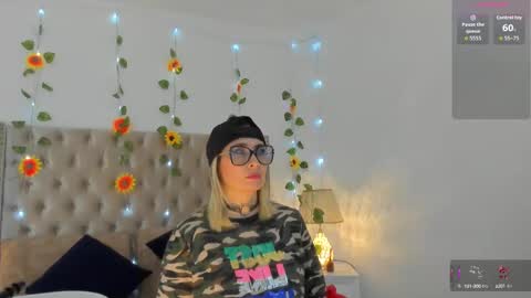 Snapshot of candiegilson__ chatting on 10.05.25 Candie  online show from 10.05.25