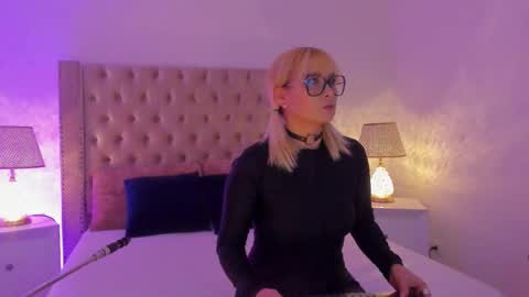 Candie  online show from 01.18.26