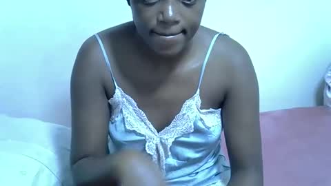 Snapshot of candiemaya chatting on 11.09.25 candiemaya online show from 11.09.25