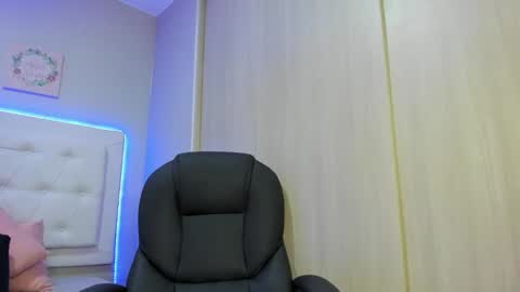 Snapshot of candy__brown1 chatting on 09.27.25 candy brown online show from 09.27.25