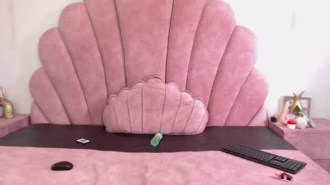 Snapshot of candy_bony chatting on 01.21.25 candy_bony online show from 01.21.25