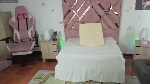 Snapshot of candy_chloe02 chatting on 06.22.26 Im ChloeJoin The Fan Club online show from 06.22.26